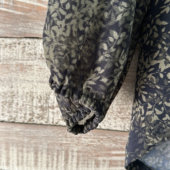 NWT White House Black Market Lace Inset Tunic Blouse - Picture 7 of 12